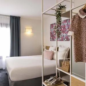 Louis Blanc Hotel Paris